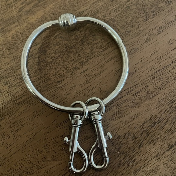 Silver Keyring. - Picture 1 of 1